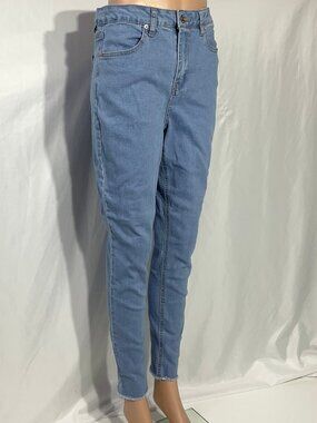 Almost Famous Sz 9 High-Rise Light Wash Raw Hem Jeans Womens Denim